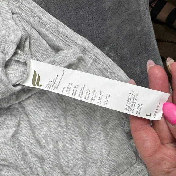 Fabletics Jess Long Sleeve Turtleneck Top Sweater Gray Size Large NWT - Picture 6 of 9